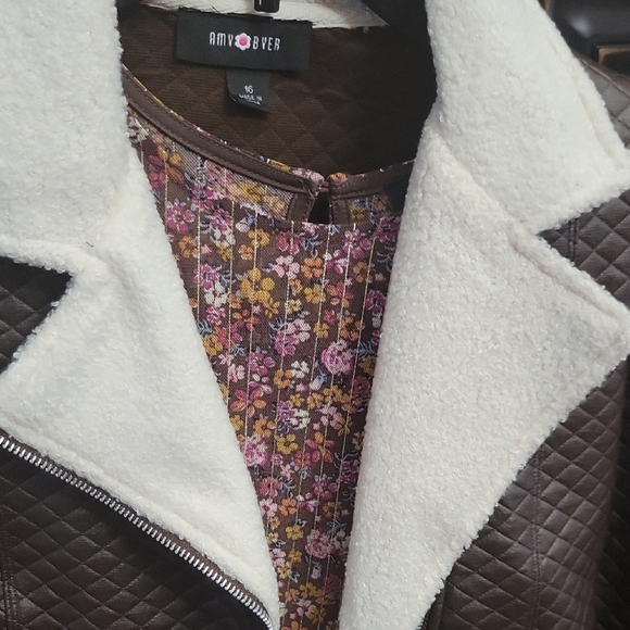 Three Piece Ensemble - Picture 2 of 7